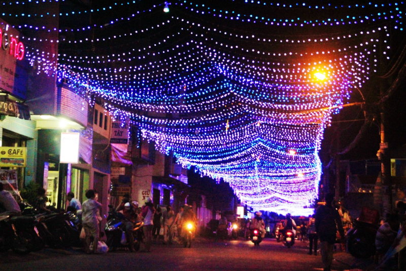 Sài Gòn: 5 tọa độ chụp hình đẹp lung linh bạn cần phải biết trong mùa Noel này